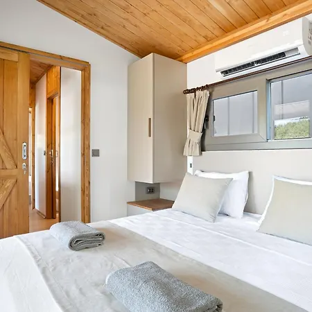Ozzy Tiny House- Woo Urla